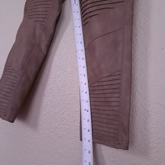 7 FOR ALL MANKIND capri legging size M coffee color Pleated Knit High Waist Moto - Picture 8 of 16